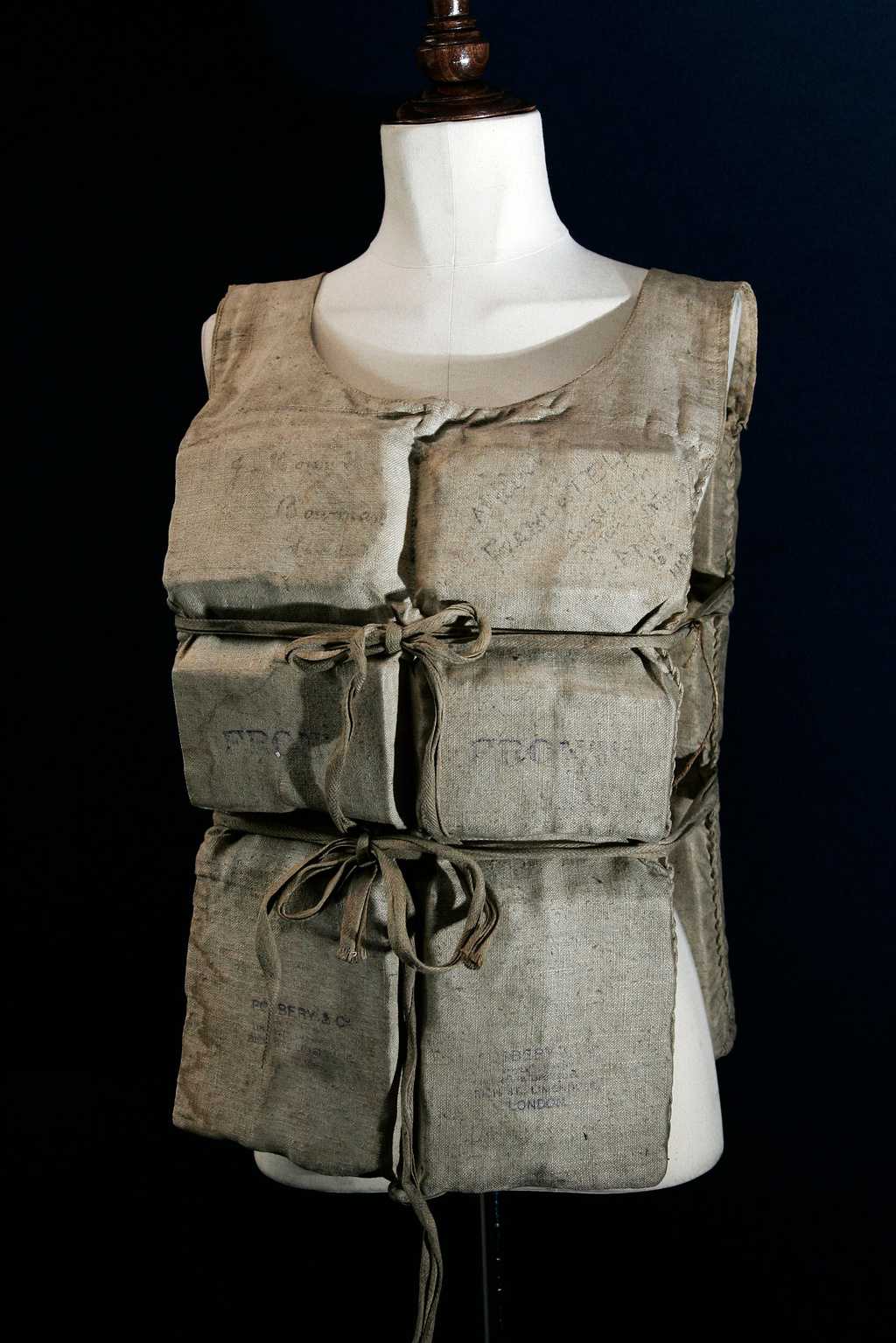 Life jacket worn by a Titanic passenger auctioned off for over $900,000