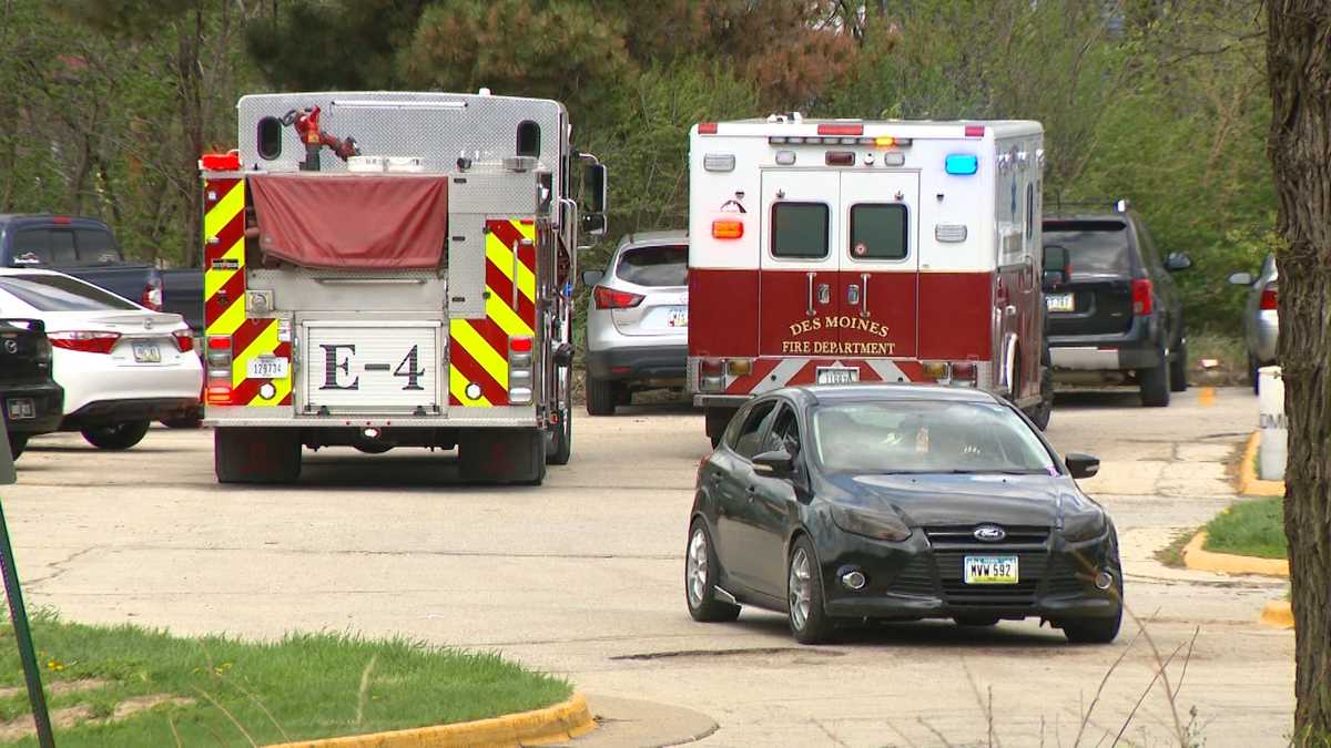 DMPS: Student taken to hospital after being hit by car outside Des ...