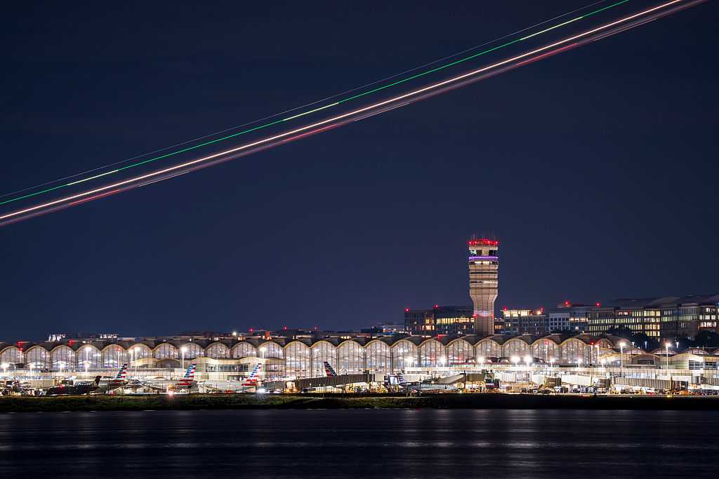 Flights briefly paused at DC airport as unauthorized drone appears over runway