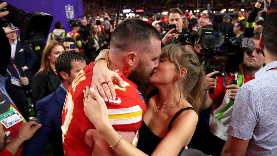 Taylor Swift and Travis Kelce gallery