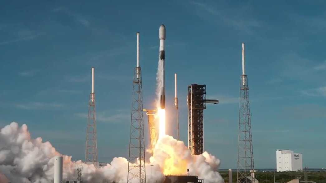 SpaceX launches Starlink mission from Cape Canaveral following Blue Origin rocket explosion