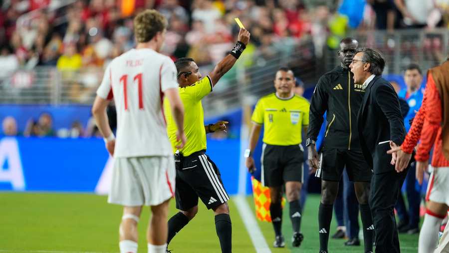 Turkey coach Montella says he won't resign after winless World Cup start,  admonishes heckling fans