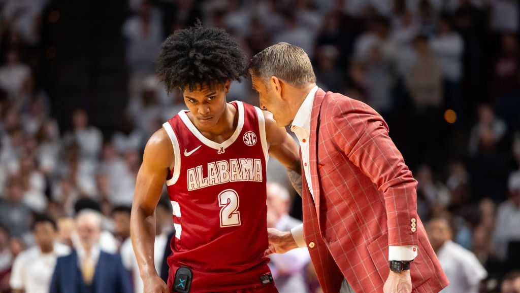 Alabama says scholarship remains for Aden Holloway amid marijuana case