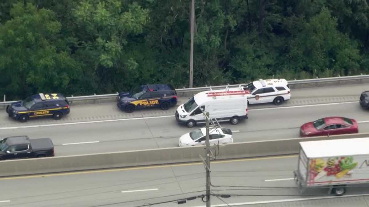 Police activity shuts down part of Parkway West in Allegheny County