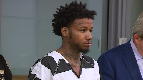 Victim lent suspect his phone prior to fatal shooting on Metro bus, detective says