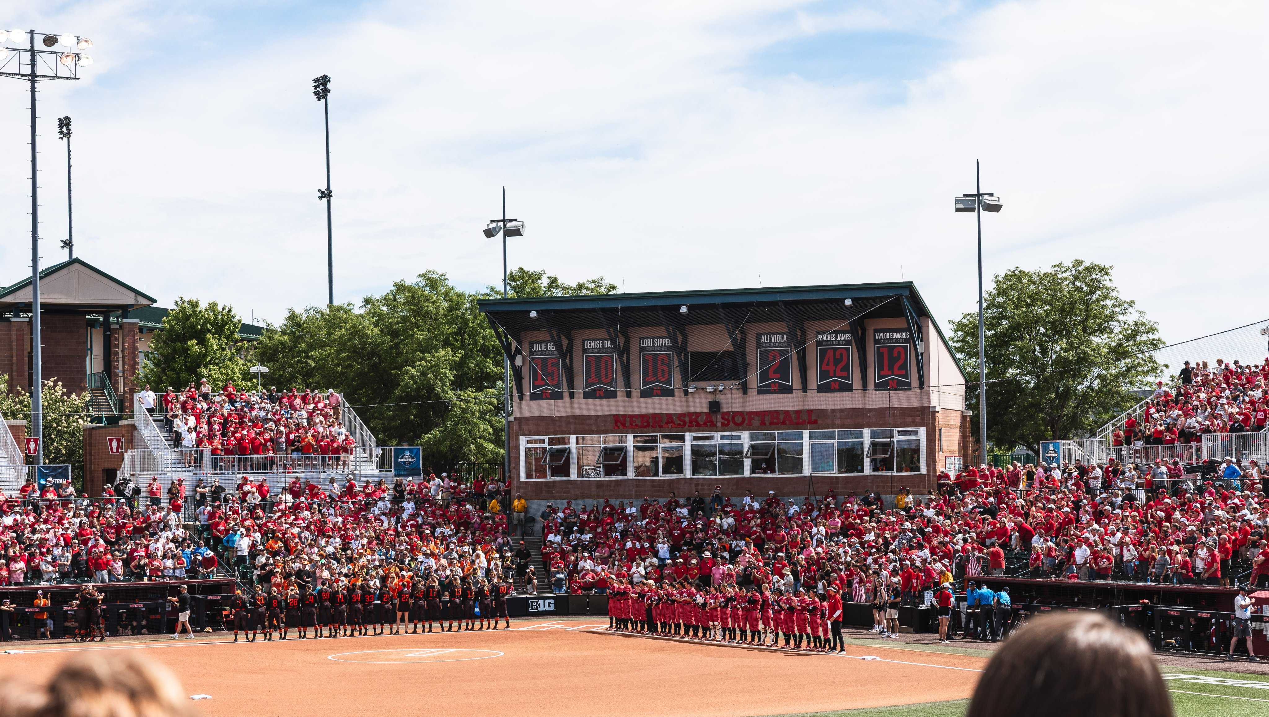 Nebraska softball advances to Women's College World Series after defeating Oklahoma State