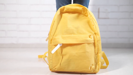Experts say backpack fit can affect kids' posture and pain