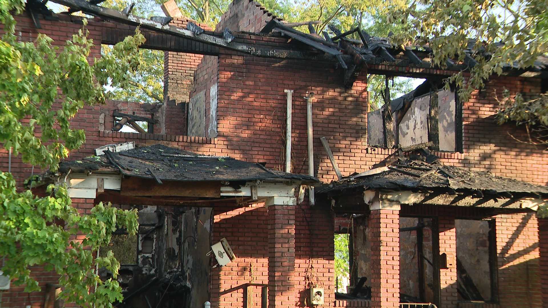 'Flames just pouring out': Fire rips through homes in Homestead
