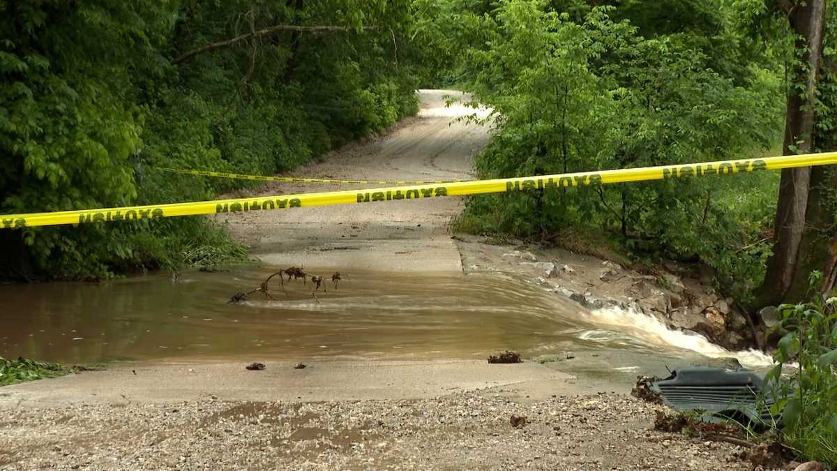 Heavy rain floods roads in Northwest Arkansas Tuesday