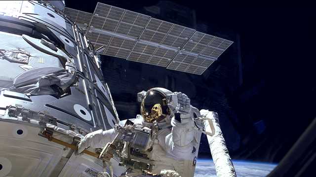 Time warp: How does time pass when you live in space? - Vimarsana News