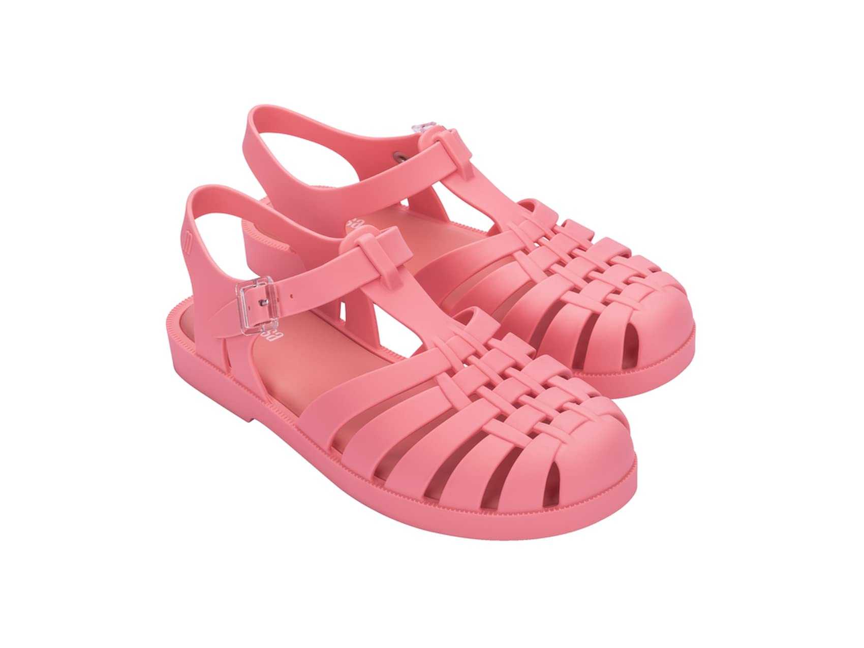 Jelly Sandals Are Making A Comeback Get Them On Amazon jelly-sandals-are-making-a-comeback-get-them-on-amazon