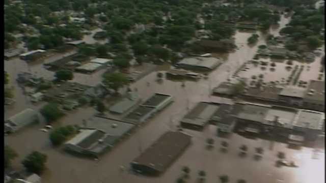Des Moines, Iowa created levee system after floods of 1993 - Vimarsana News