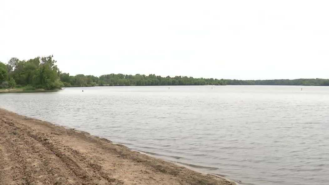 KCCI Investigates: How the Iowa DNR monitors Iowa's beaches