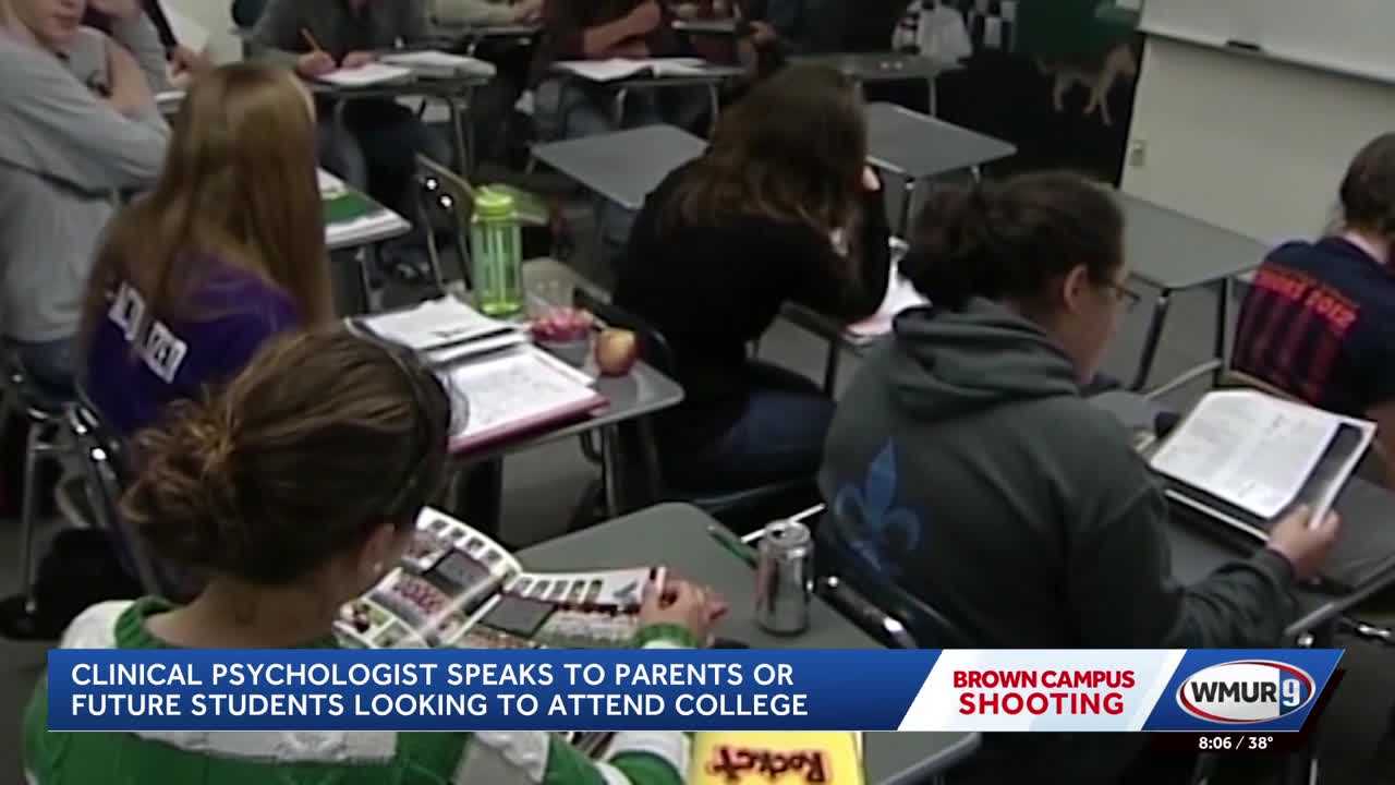 Clinical psychologist speaks to parents or future students looking to attend college