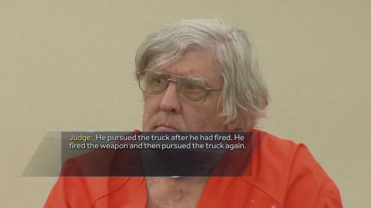 Man accused in road rage shooting will stay in jail