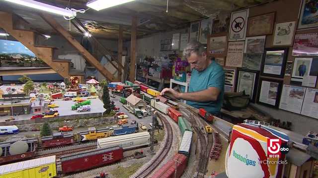 An elaborate scale model railroad layout chugs its engine in a Leominster, Mass. home - Vimarsana News