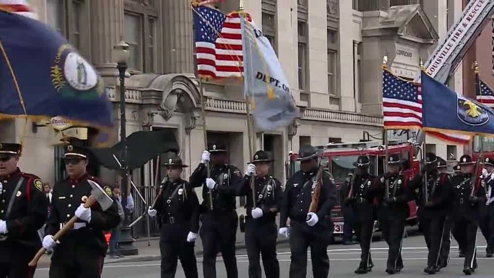 Hundreds show gratitude for veterans at downtown Louisville parade