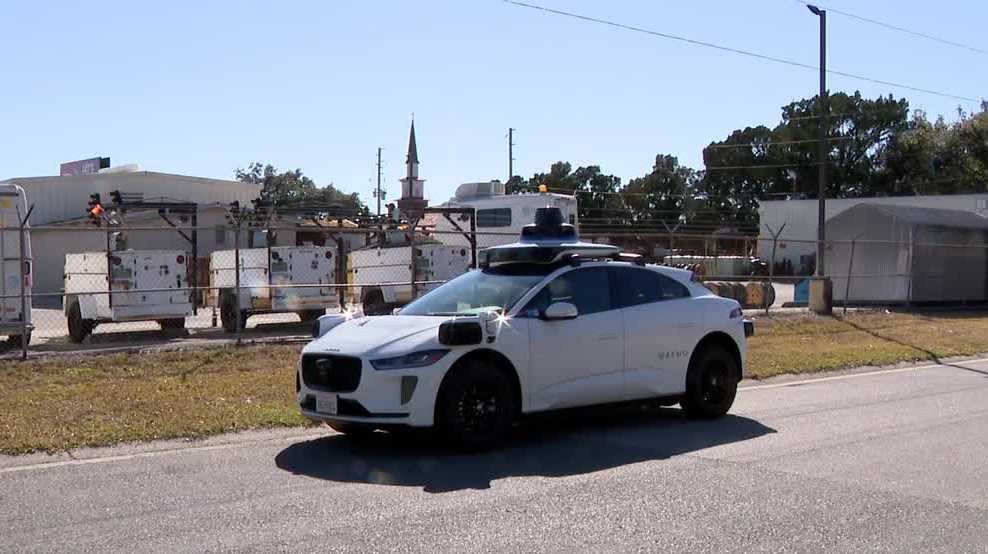 Orlando homeowners frustrated with driverless cars taking neighborhood parking spots