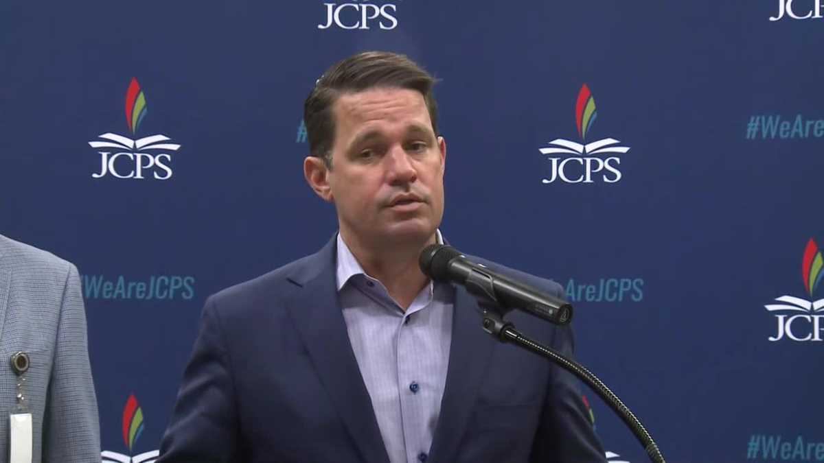 Agreement reached to give JCPS staff 4% pay bump and a stipend