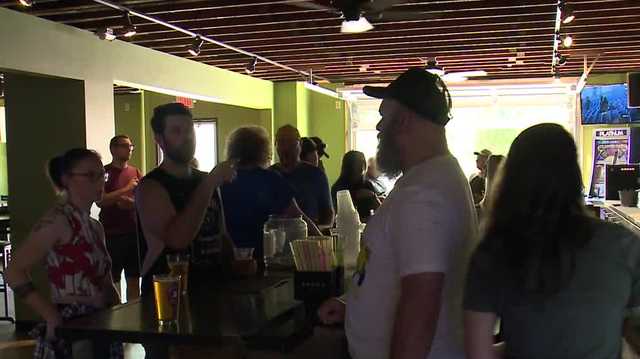 Chicago Cubs buy beer Sunday for West Allis bar - Vimarsana News