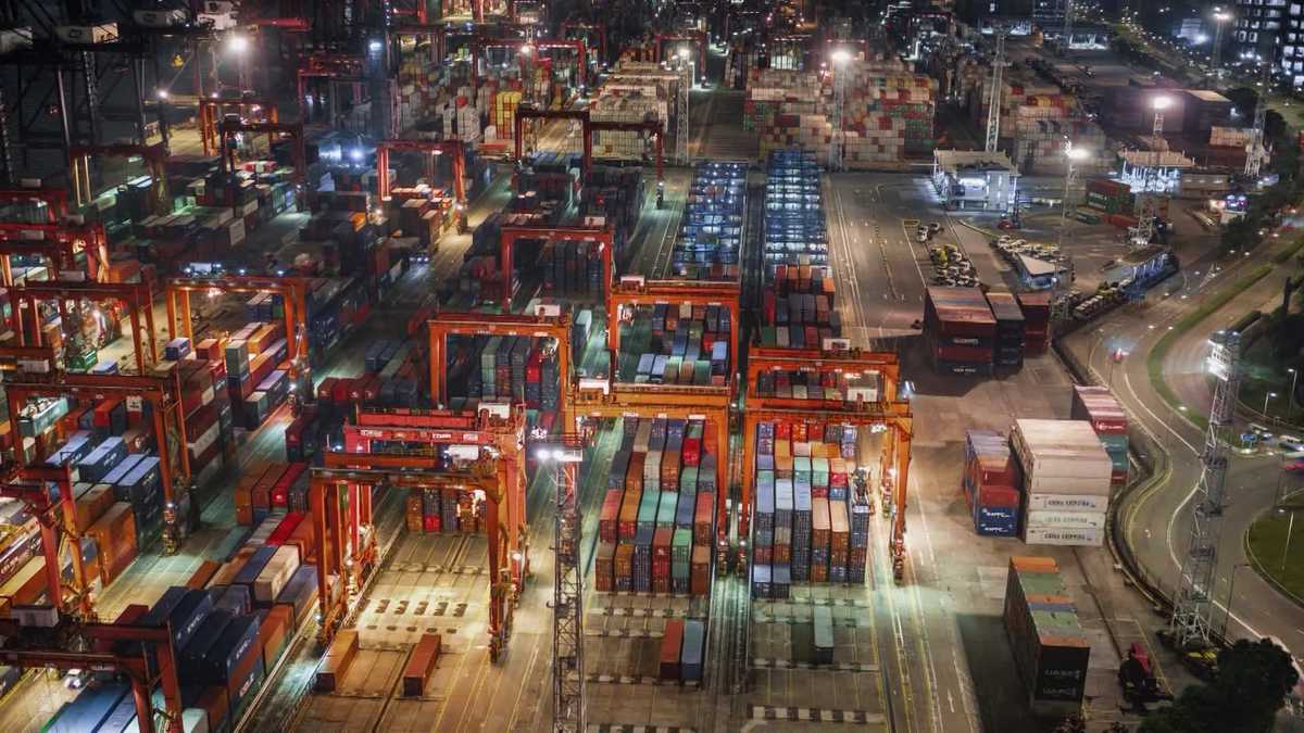 China and US sending conflicting messages on trade negotiations