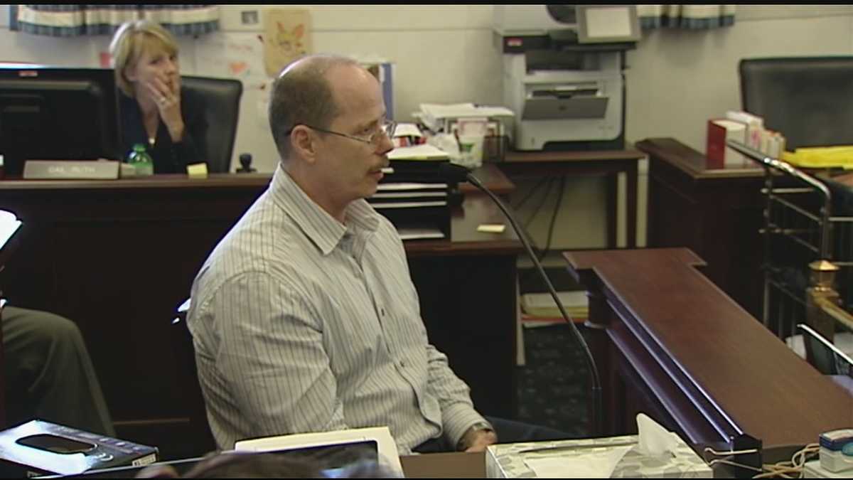 Man accused in East Price Hill man's slaying takes witness stand