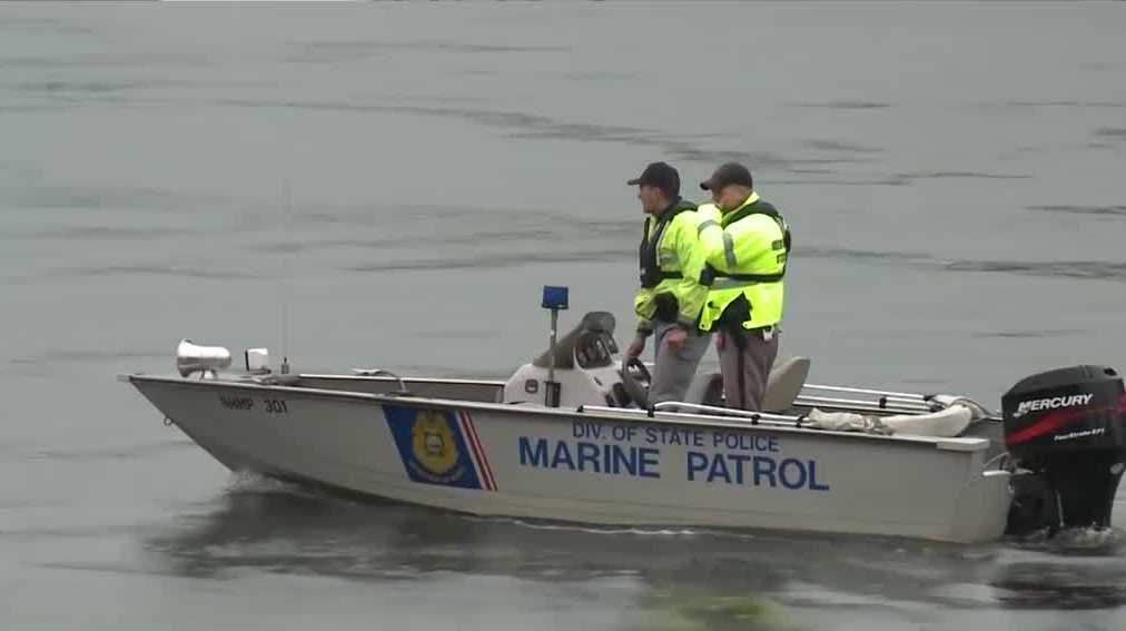 Crews search Merrimack River for missing kayaker