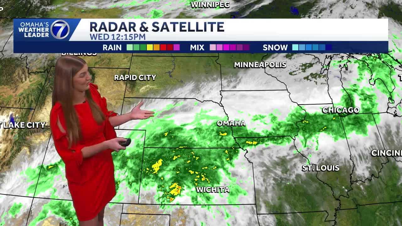 Heavy rain moves into the Omaha area Wednesday