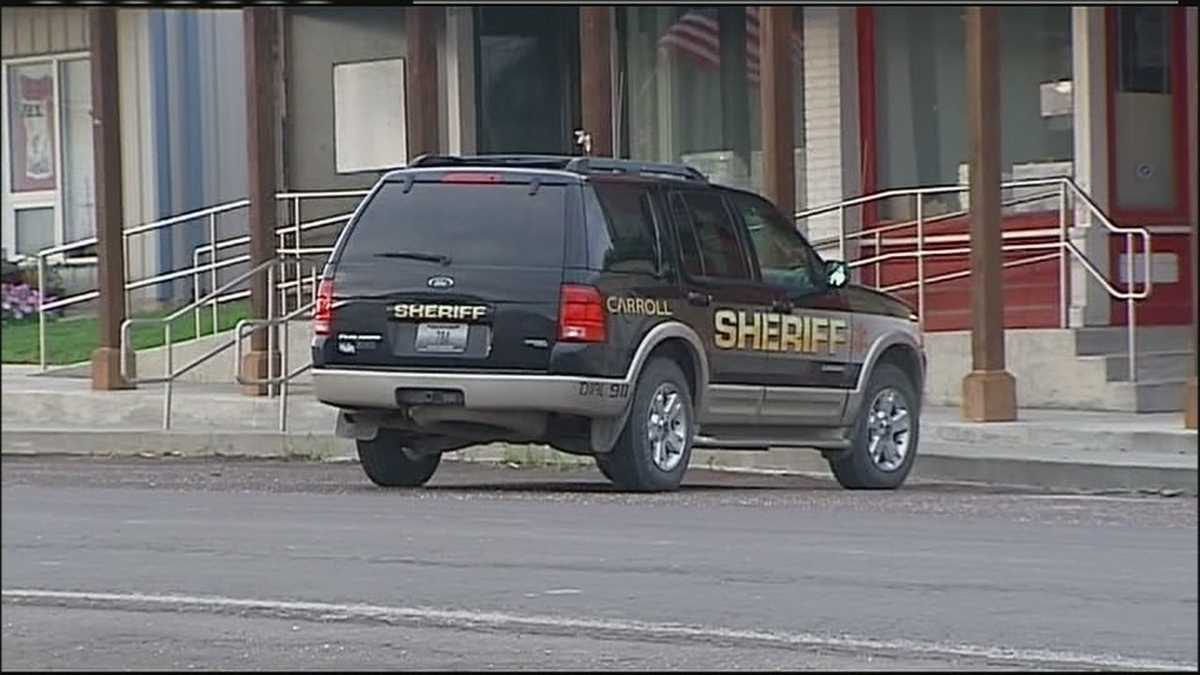 Postmaster shot at Carroll County post office