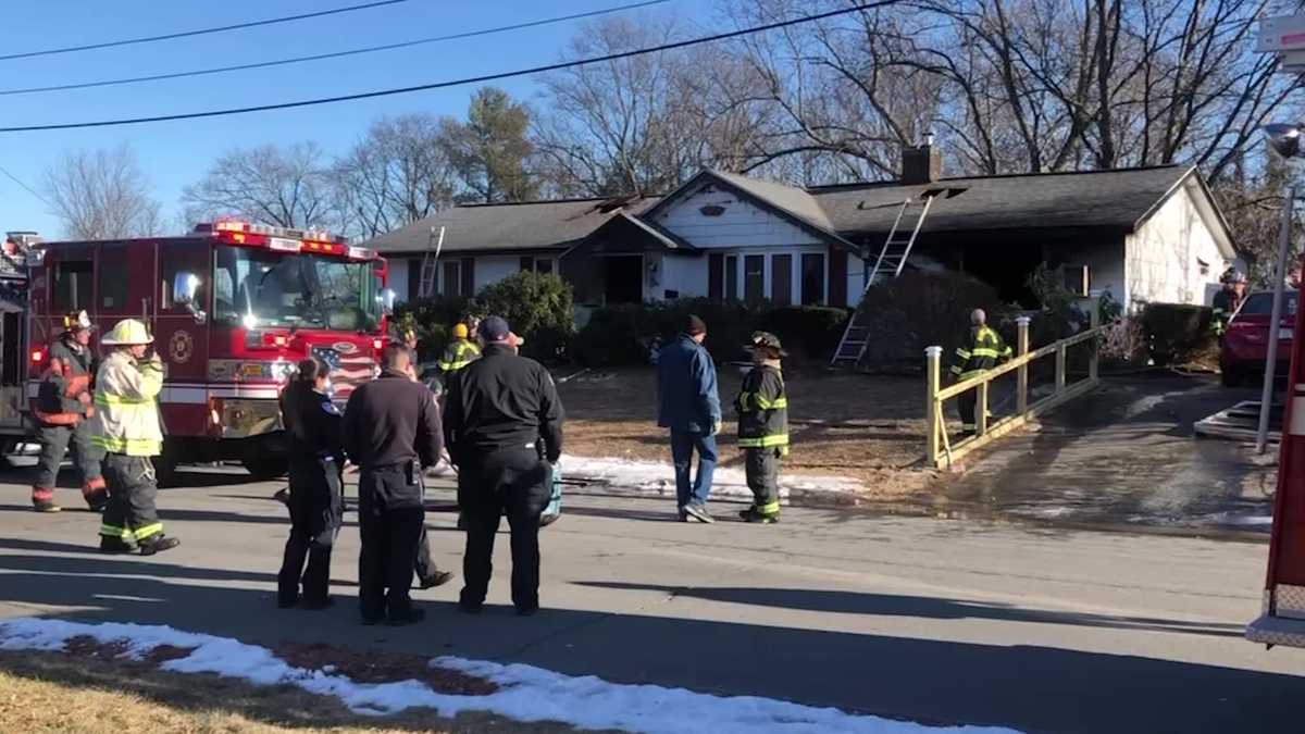 Uncut Crews battle Burlington house fire