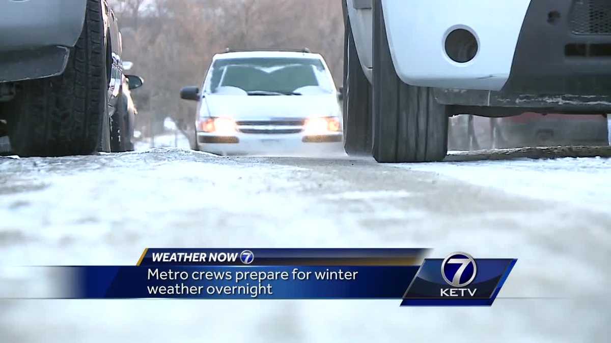 Metro crews prepare for winter weather overnight