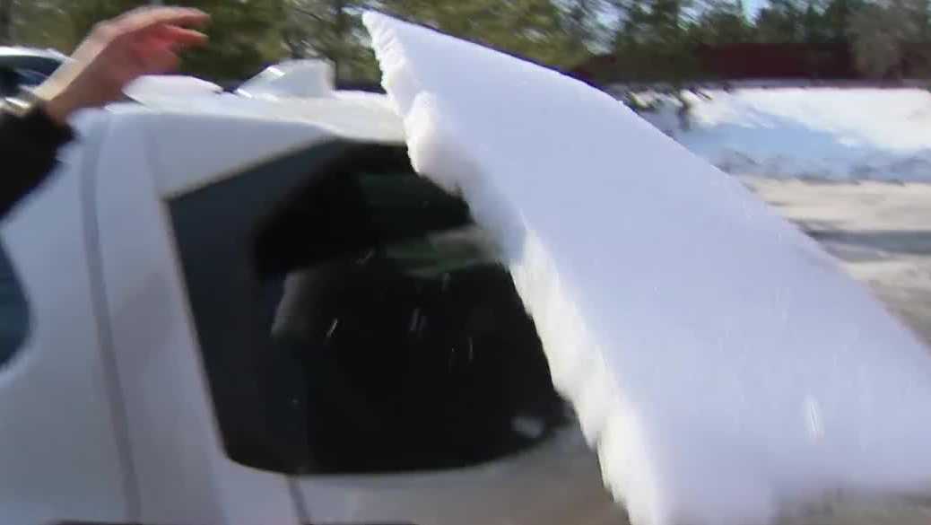 Bill would require drivers to clear cars of snow, ice before driving