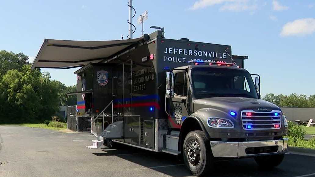 Jeffersonville police unveil mobile command center to enhance emergency response