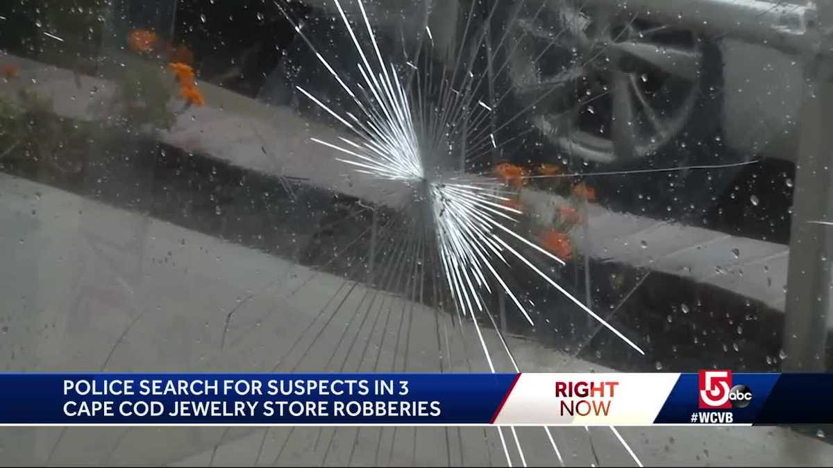 Police search for suspects in jewelry store robberies