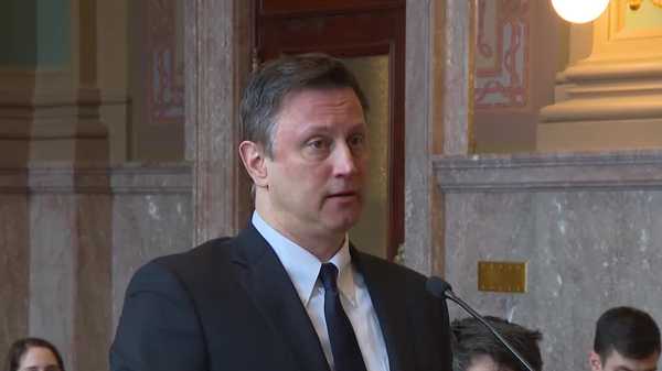 Attorneys argue for a pause in Trump lawsuit against Des Moines Register and pollster