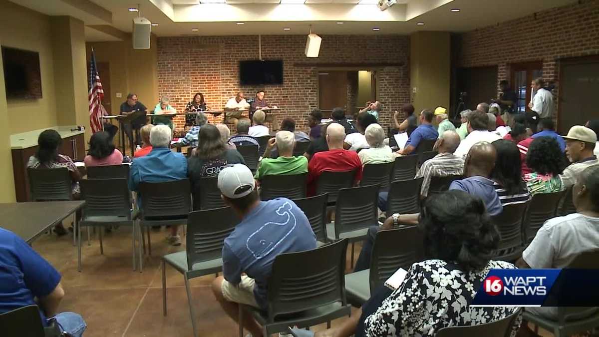 Pelahatchie mayor attends meeting to approve budget
