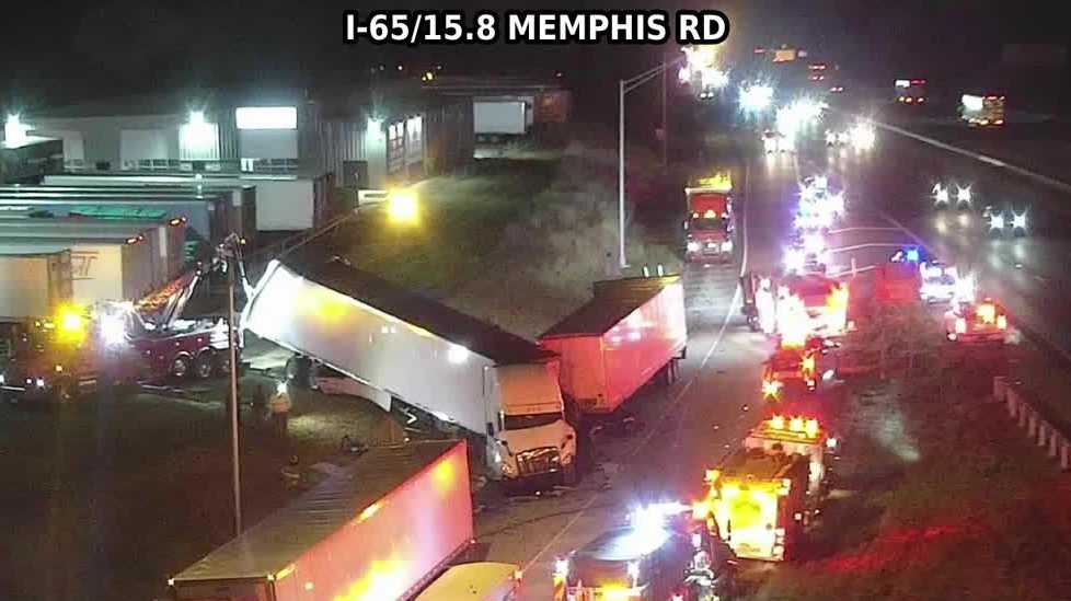 1 person dead in I-65 crash involving 2 semi trucks in southern Indiana