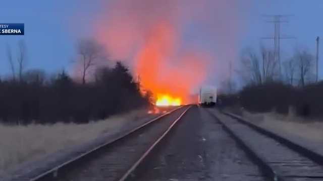 Crews battle brush fire near railroad tracks in Menomonee Falls - Vimarsana News
