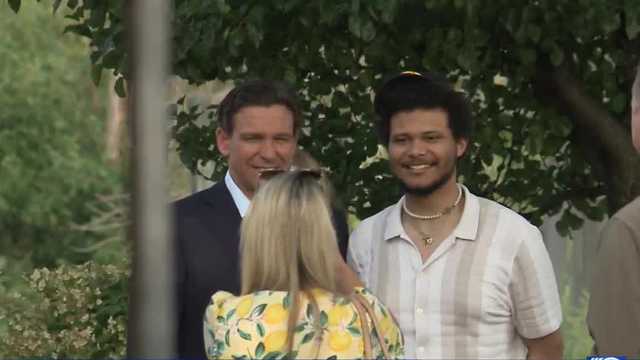 Presidential candidate Gov. Ron DeSantis stops by Pancake House in Brookfield - Vimarsana News
