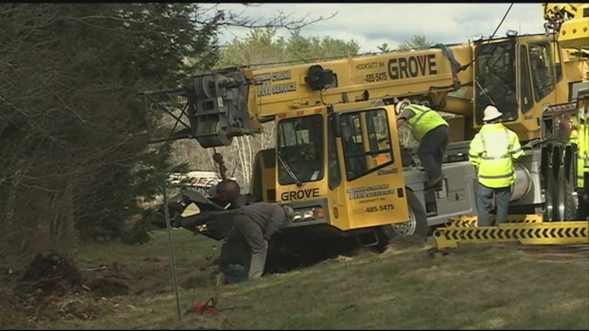Blown tire sends crane off road in Epping