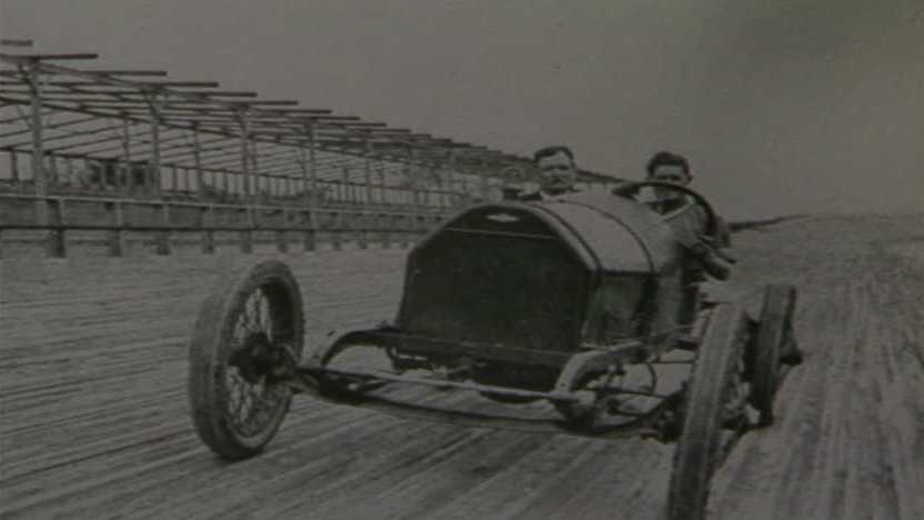 KCCI archives: The history of Valley Junction's wooden race track - Vimarsana News