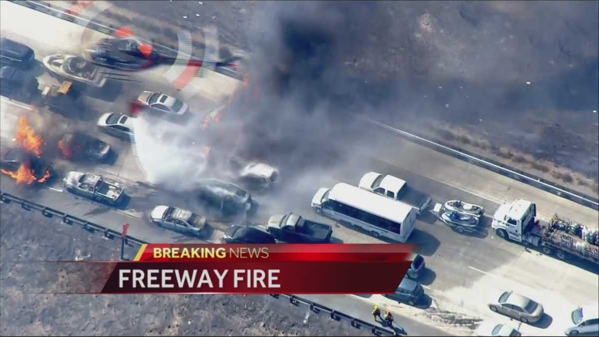 Fast-moving fire goes over SoCal freeway, burns cars