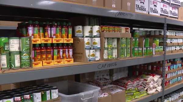 new multicultural food pantry opens in des moines to serve refugee families