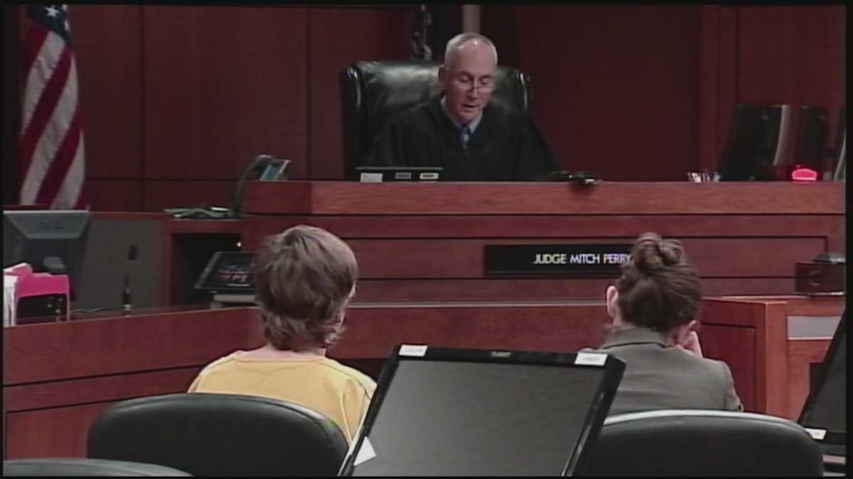 Woman pleads guilty in murder for hire plot
