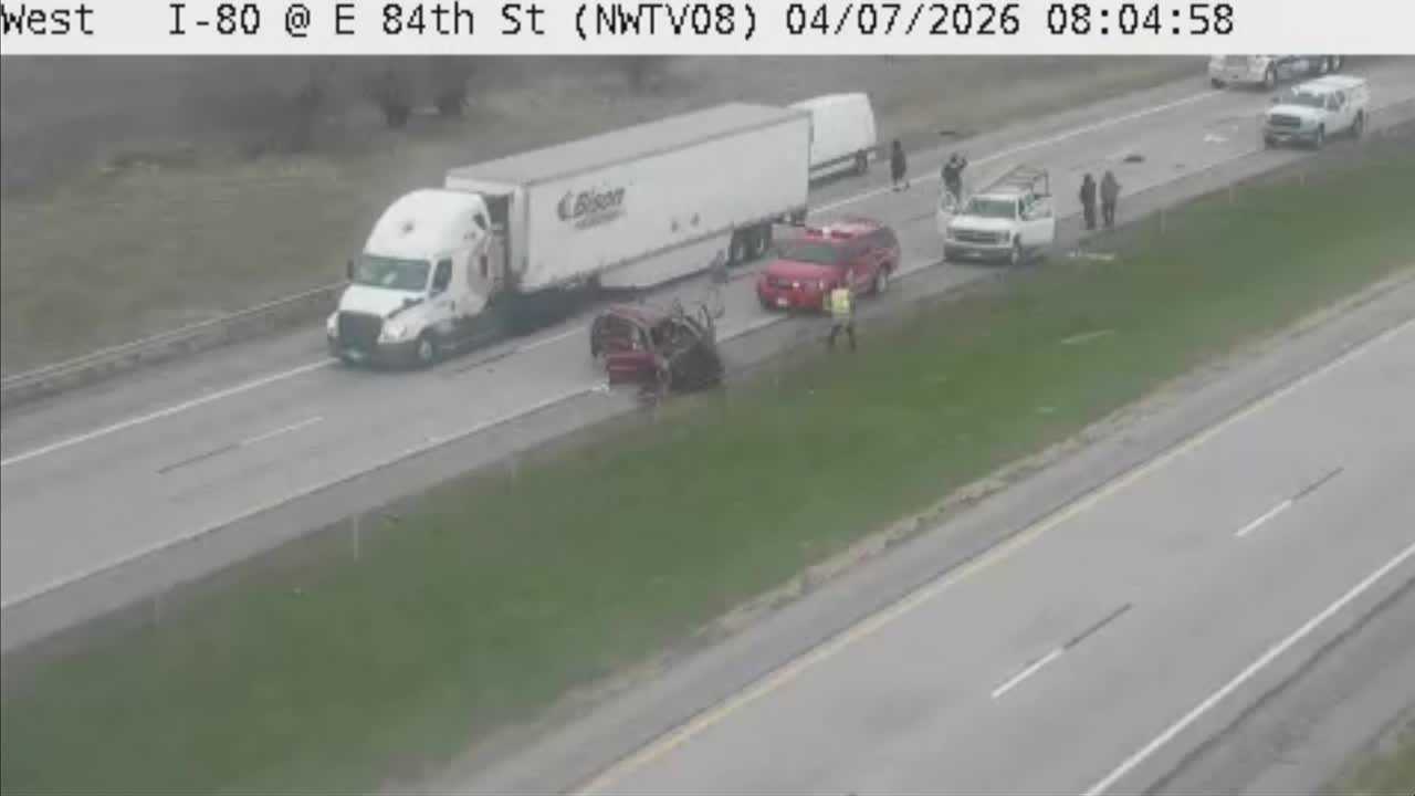 Crash on Interstate 80 near Newton blocks traffic, creates delays for drivers