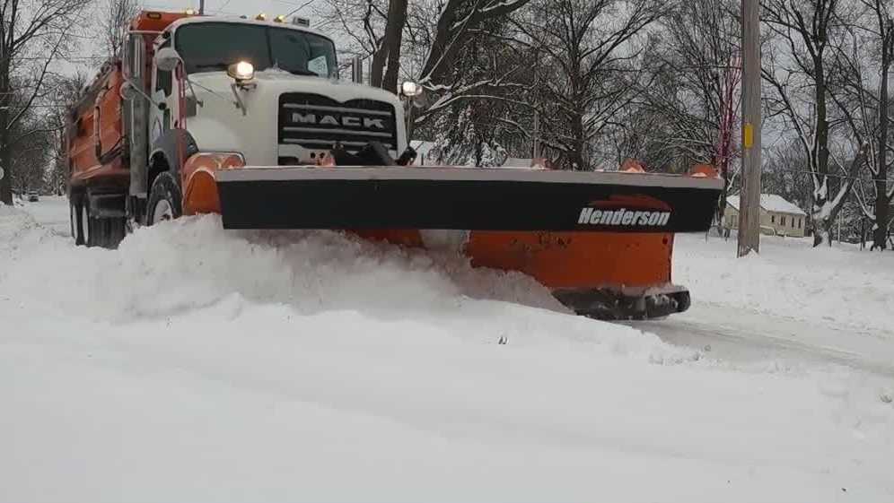 Des Moines traffic: Snowplow crews back out to clear side streets