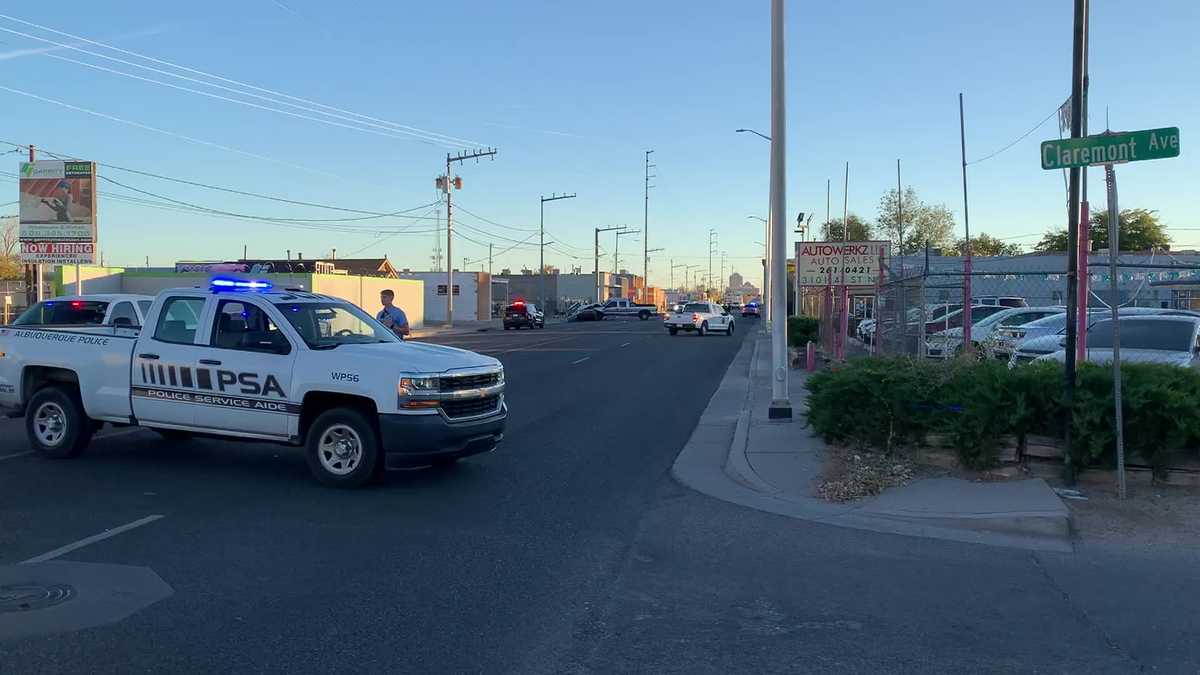 One killed in North Valley crash
