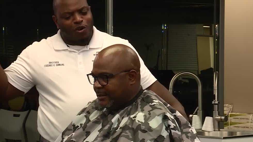 Gun violence conversation comes to Birmingham barbershop - Vimarsana News