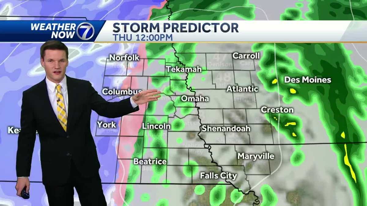 Periods of heavy rain overnight, light mix possible late Thursday as ...