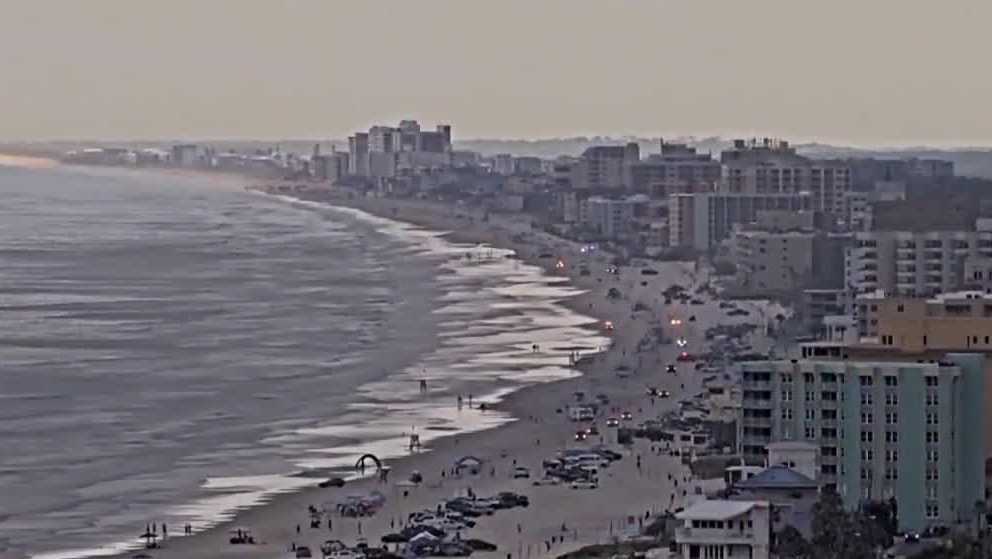 3 people struck by lightning on Florida beach